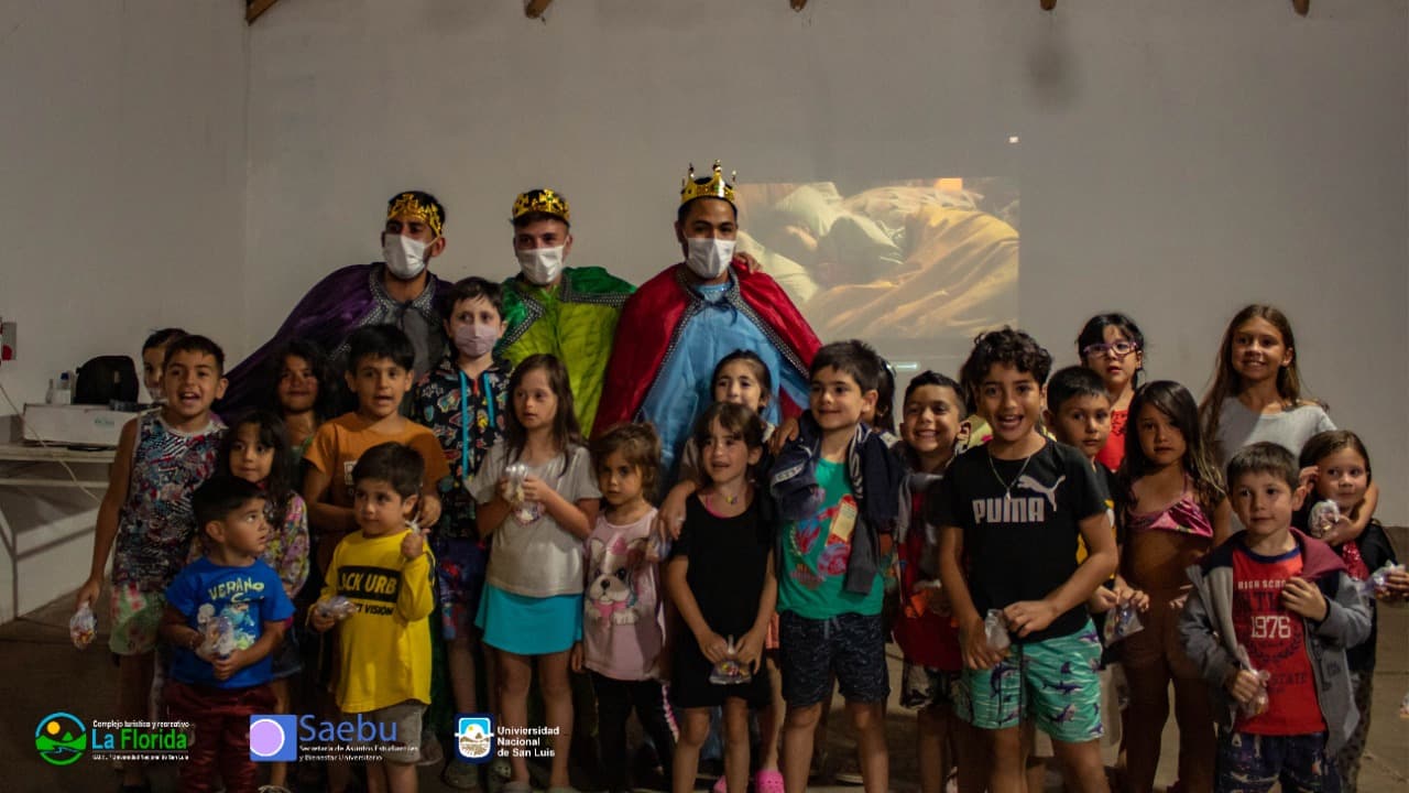 Anoche los Reyes Magos visitaron el Complejo Turístico y Recreativo La Florida